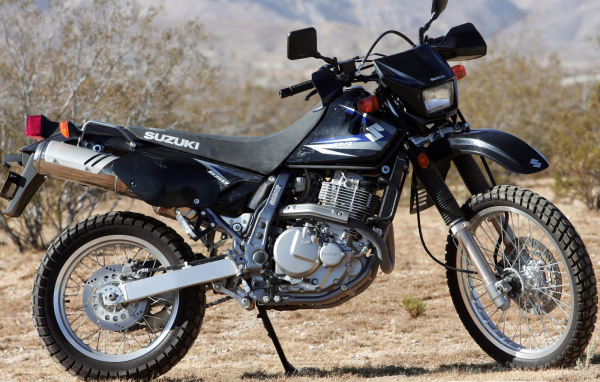 Популярный мотоцикл Suzuki DR 650 SE
