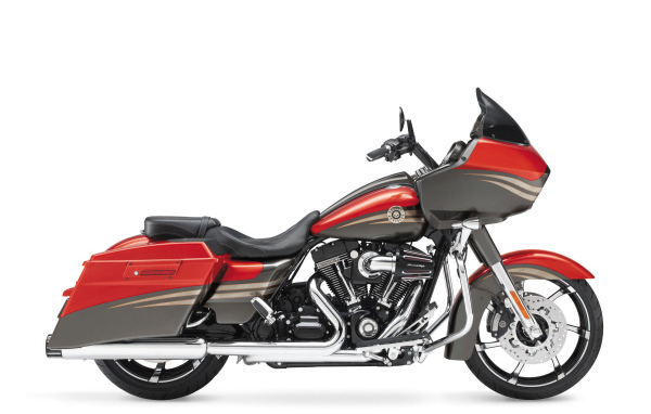 Популярный мотоцикл Harley-Davidson CVO Road Glide Custom