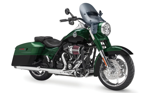 Популярный мотоцикл Harley-Davidson CVO Road King