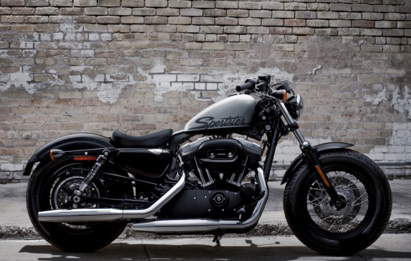 Популярный мотоцикл Harley-Davidson XL 1200X Sportster Forty-Eight
