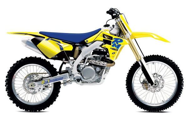 Популярный мотоцикл Suzuki RMX 450 Z