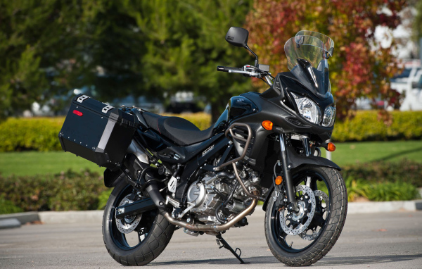 Популярный мотоцикл Suzuki V-Storm 650 ABS