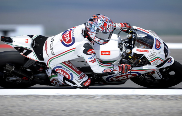 Гонщик на мотоцикле