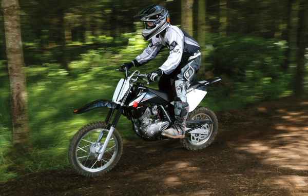 Надежный мотоцикл Suzuki DR-Z 125