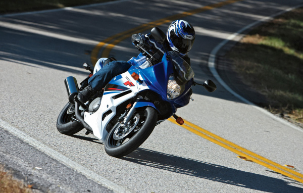 Надежный мотоцикл Suzuki GS 500 F