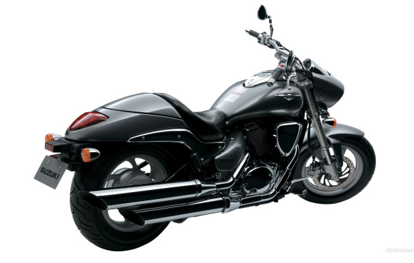 Надежный мотоцикл Suzuki Intruder M800