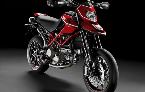 Надежный мотоцикл Ducati Hypermotard