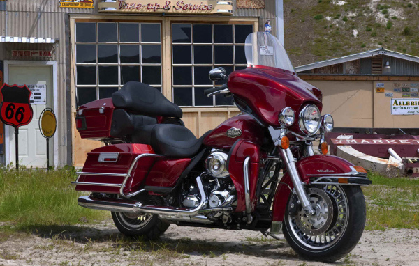 Надежный мотоцикл Harley-Davidson CVO Electra Glide Ultra Classic