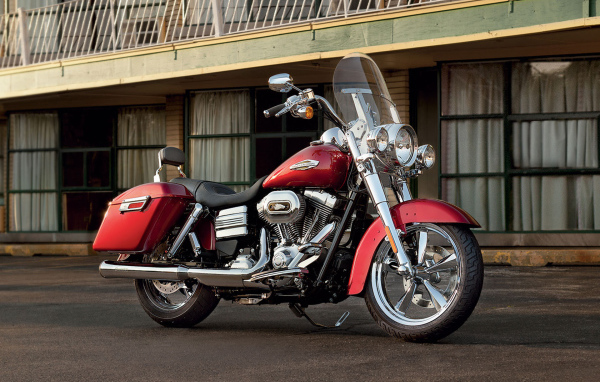 Надежный мотоцикл Harley-Davidson Dyna Switchback