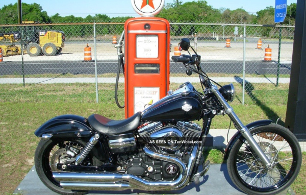 Надежный мотоцикл Harley-Davidson Dyna Switchback