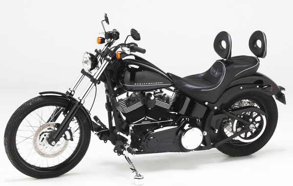 Надежный мотоцикл Harley-Davidson Softail Blackline