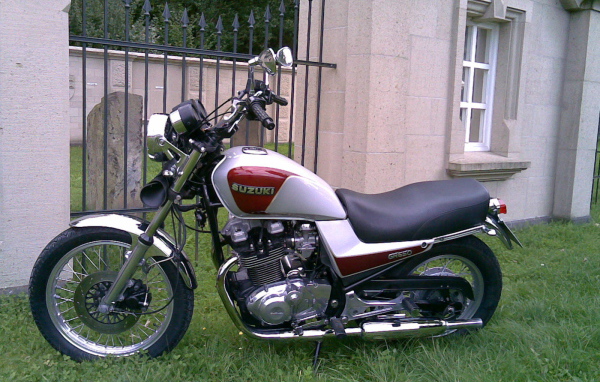 Мотоцикл Suzuki модели RV 125