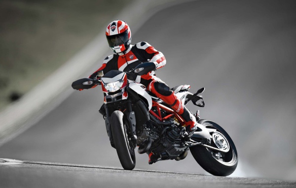 Тест-драйв мотоцикла Ducati Hypermotard