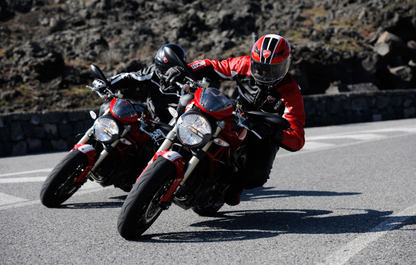 Тест-драйв мотоцикла Ducati Monster 796 Corse Stripe