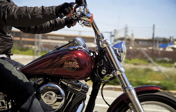 Тест-драйв мотоцикла Harley-Davidson Dyna Street Bob