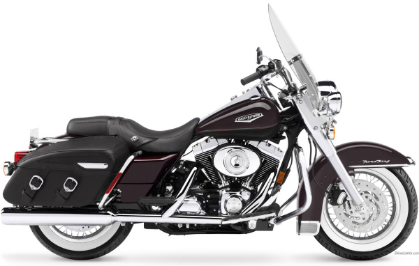 Тест-драйв мотоцикла Harley-Davidson Road King Anniversary Edition