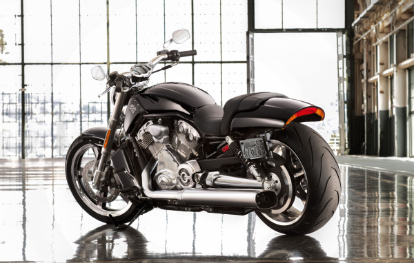 Тест-драйв мотоцикла Harley-Davidson V-Rod Muscle