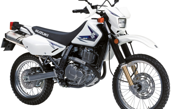 Test drive a motorcycle Suzuki DR 200 SE 