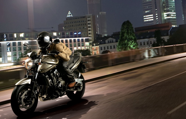 Тест-драйв мотоцикла Suzuki  GSF 1250 S