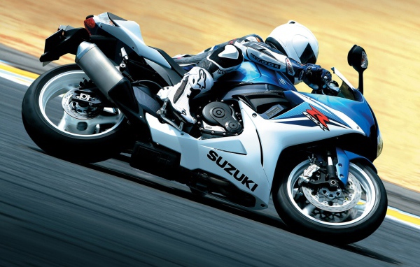 Тест-драйв мотоцикла Suzuki  GSX-R 600