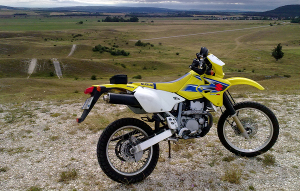 Красивый мотоцикл в москве Suzuki  DR-Z 125