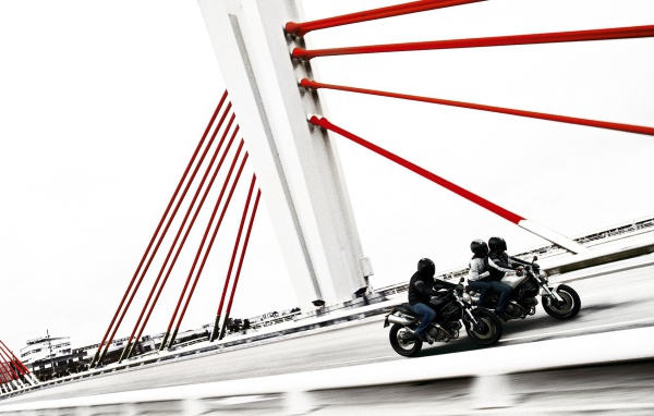 Гонка монстров Ducati