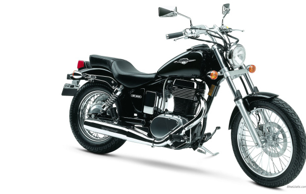 Красивый мотоцикл в москве Suzuki Boulevard S 40