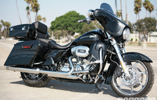 Невероятный мотоцикл Harley-Davidson Street Glide