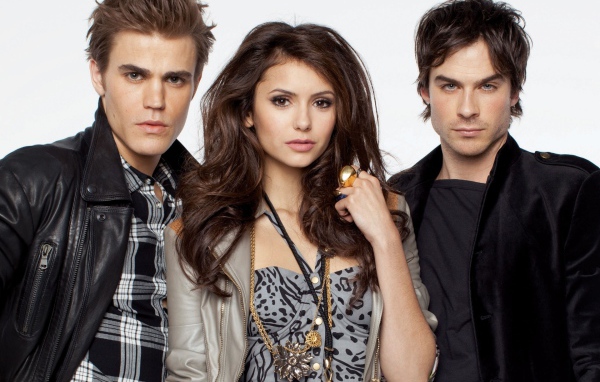 Актриса Нина Добрев