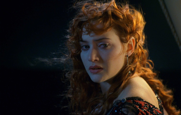 Взволнованная Роуз из фильма Титаник