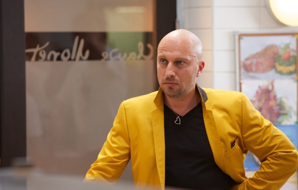 Хозяин ресторана в сериале Кухня