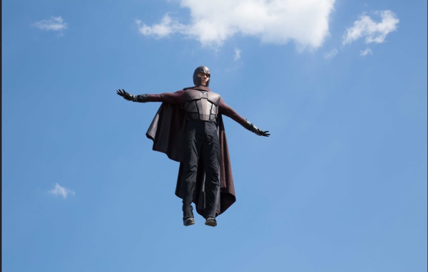 Люди Икс: Дни минувшего будущего Магнето летает