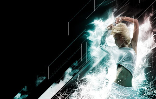 Японка танцует среди волн света