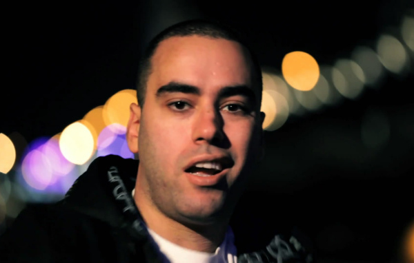 SLIM на улице ночью