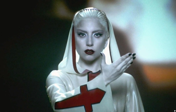 Композиция Леди Гага