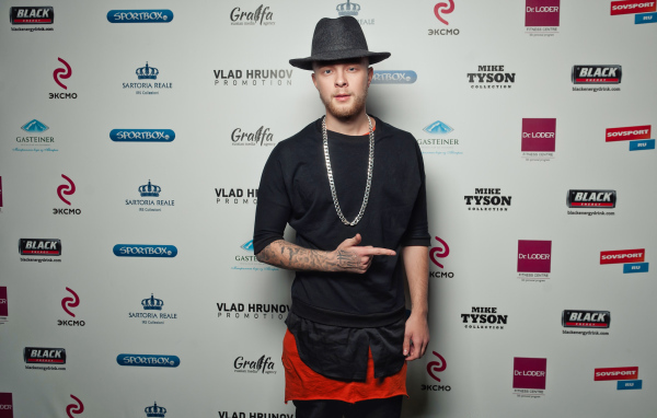 Молодой певец Егор Крид