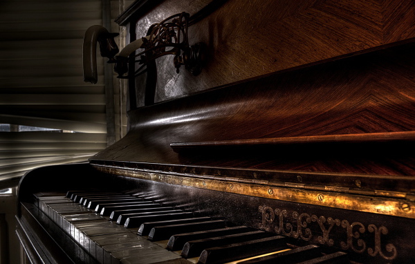Старое пианино