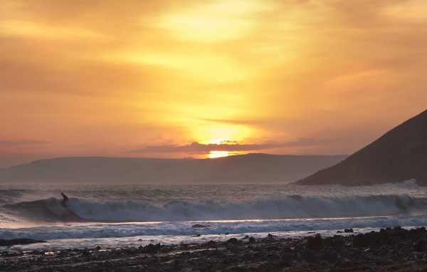 Пенистые волны