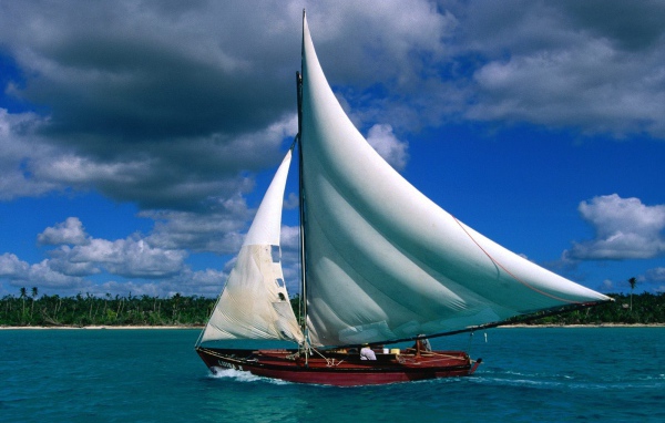 Корабль у берега в Доминиканской республике