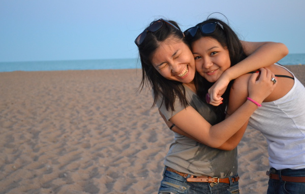 Обычные девушки на пляже