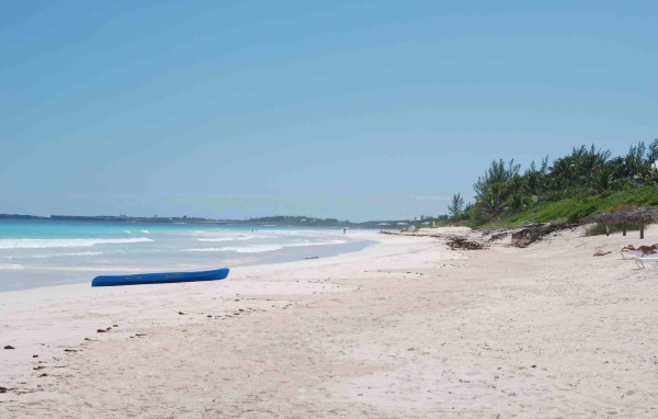 Розовый пляж островов Харбор на Багамских островах