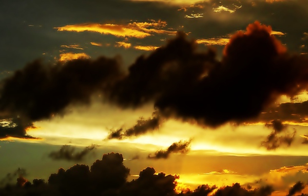 Черные облака