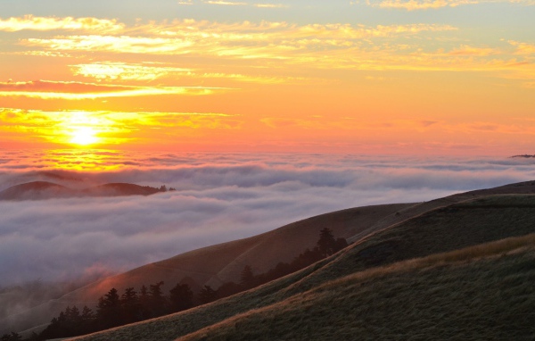 Закат над облаками
