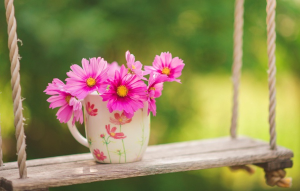 Букет для любимой на качели