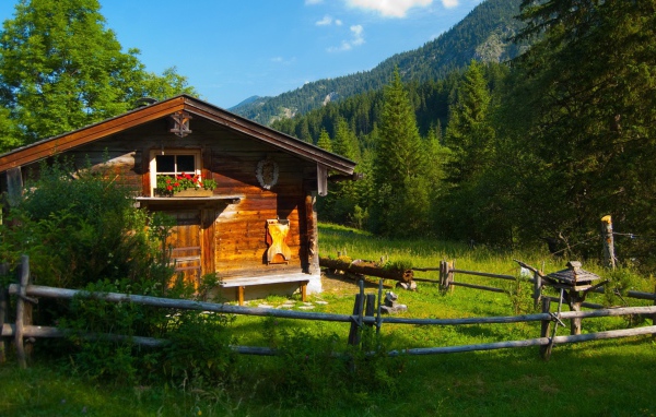 Деревенский дом в горах