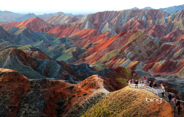 Разноцветные горы Китая