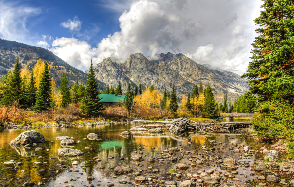 Тихое место у гор