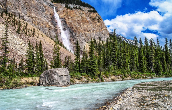 Водопад на горе