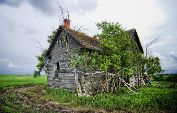 Старый деревянный дом