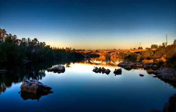 Мост через голубую реку